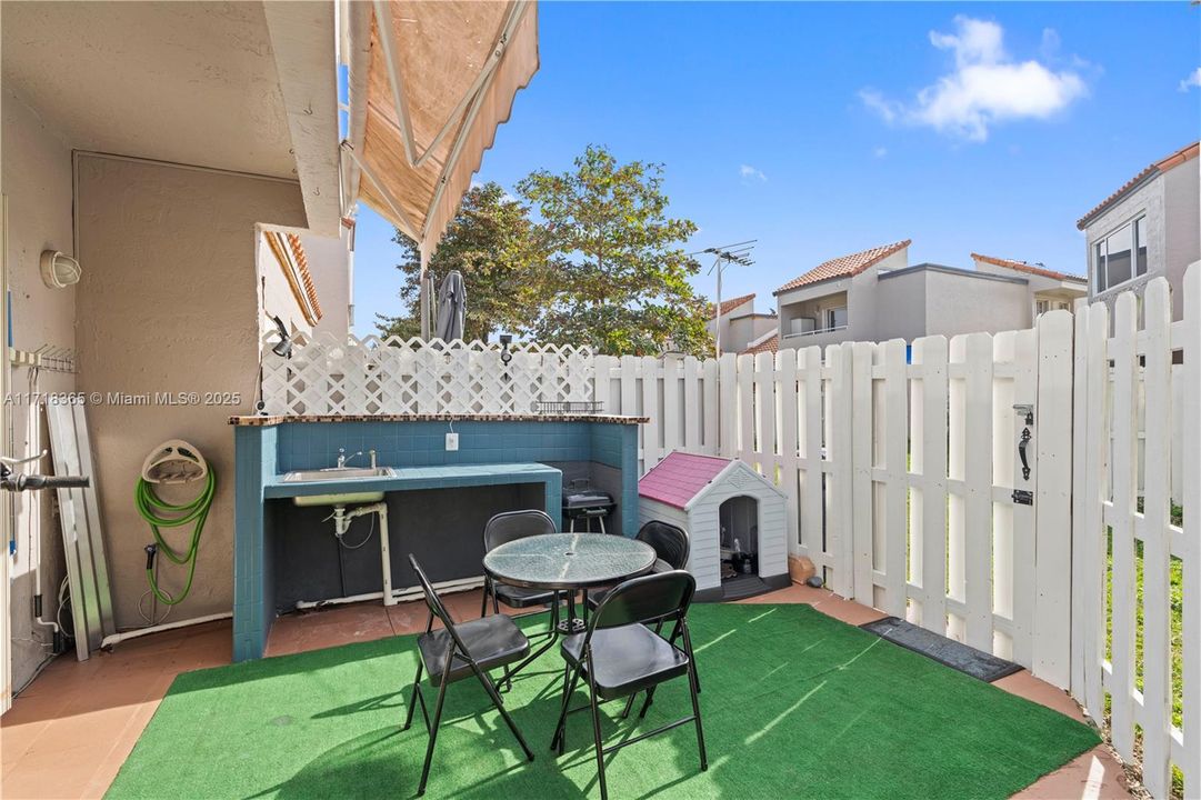 For Sale: $539,900 (3 beds, 2 baths, 1523 Square Feet)