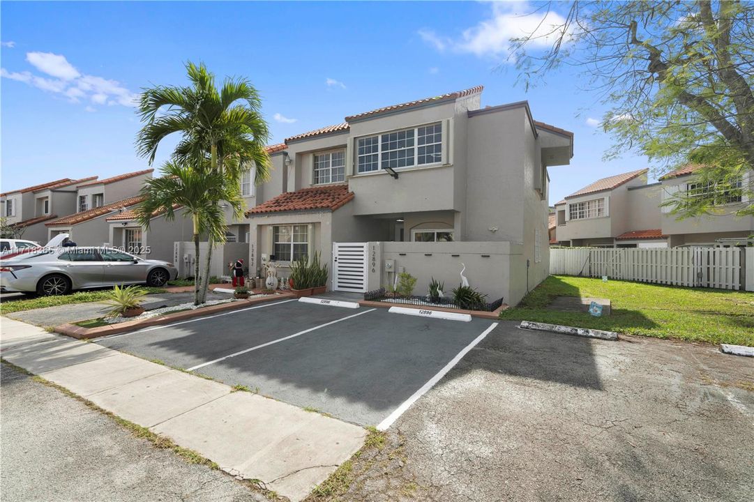 For Sale: $539,900 (3 beds, 2 baths, 1523 Square Feet)