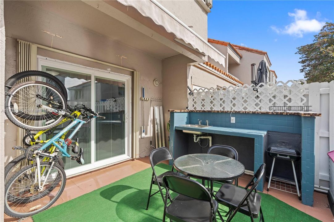 For Sale: $539,900 (3 beds, 2 baths, 1523 Square Feet)