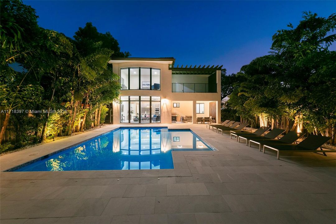 En Venta: $2,799,000 (5 camas, 3 baños, 2954 Pies cuadrados)