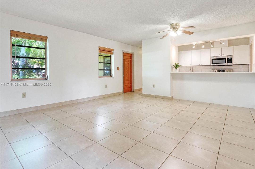 For Rent: $3,900 (4 beds, 2 baths, 1458 Square Feet)