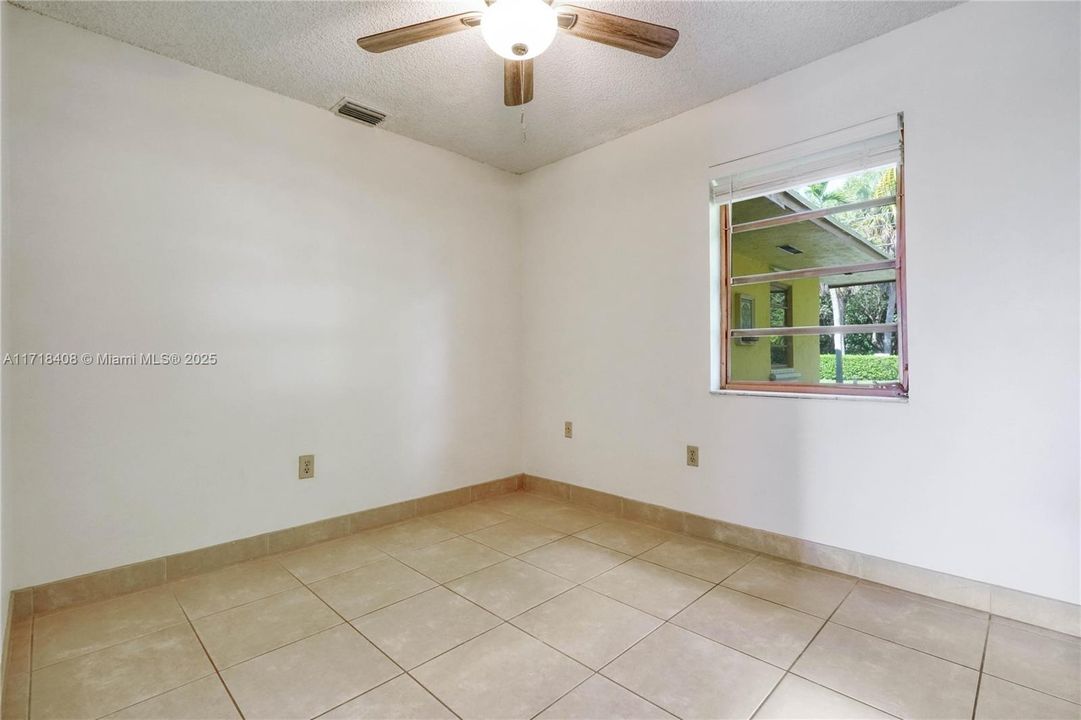 For Rent: $3,900 (4 beds, 2 baths, 1458 Square Feet)