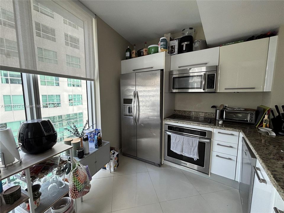 For Rent: $3,650 (2 beds, 2 baths, 1300 Square Feet)