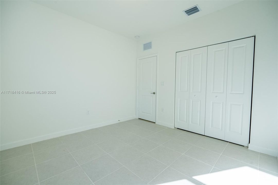 2nd bedroom