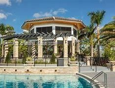 For Sale: $439,000 (2 beds, 2 baths, 1121 Square Feet)