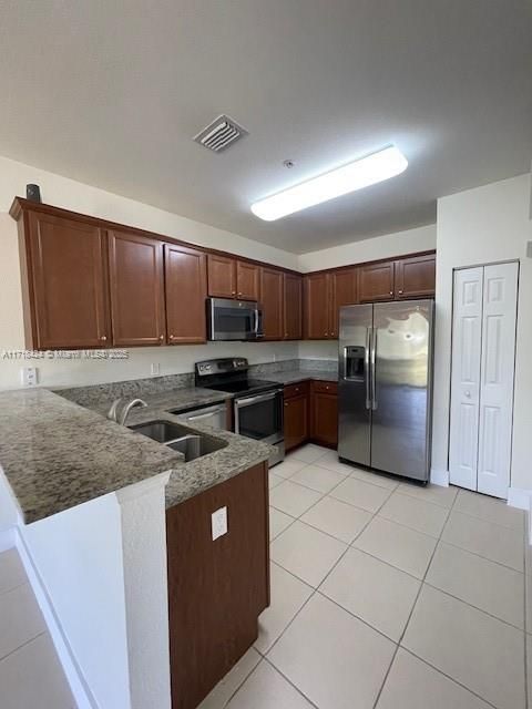 For Sale: $439,000 (2 beds, 2 baths, 1121 Square Feet)