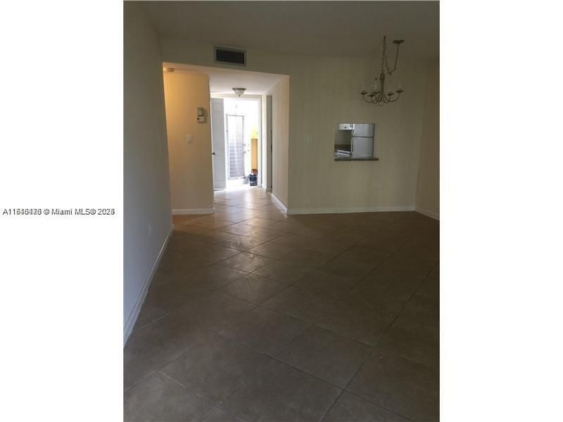 For Sale: $162,000 (2 beds, 2 baths, 850 Square Feet)