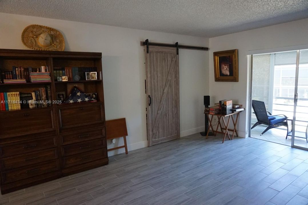 En Venta: $299,000 (3 camas, 2 baños, 1364 Pies cuadrados)