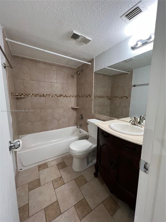 For Sale: $259,900 (2 beds, 2 baths, 840 Square Feet)