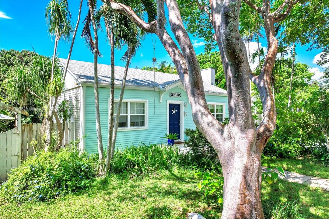 Recently Sold: $891,500 (2 beds, 1 baths, 1197 Square Feet)