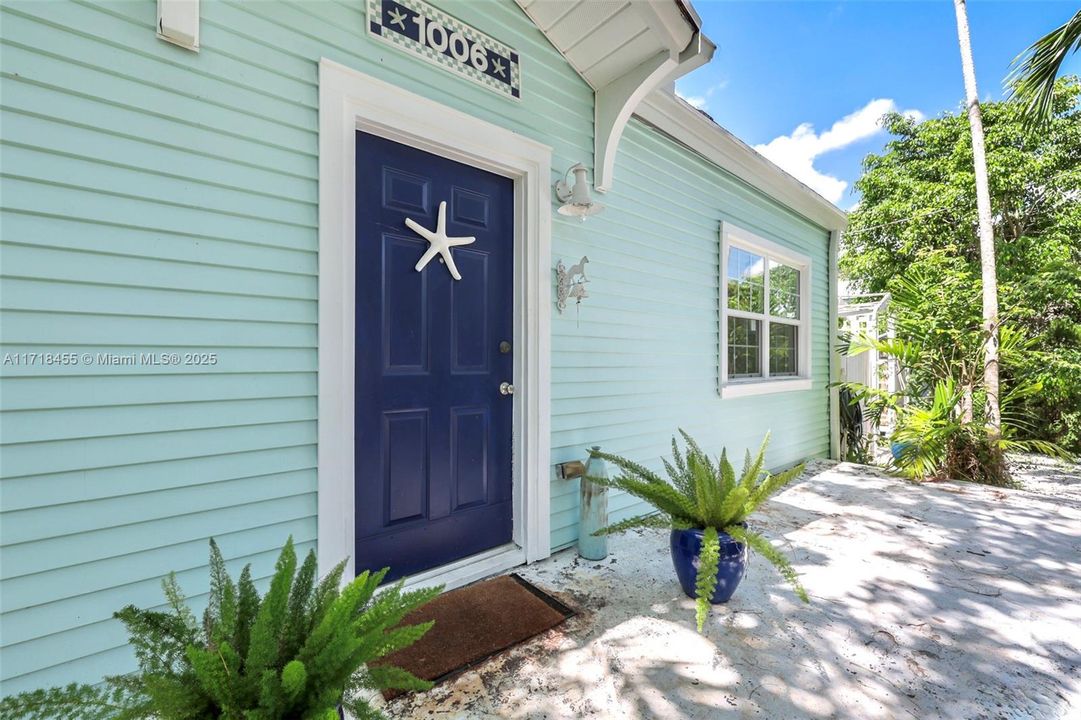 Recently Sold: $891,500 (2 beds, 1 baths, 1197 Square Feet)