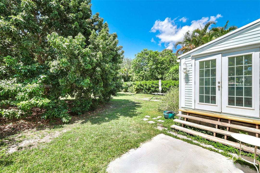 Recently Sold: $891,500 (2 beds, 1 baths, 1197 Square Feet)