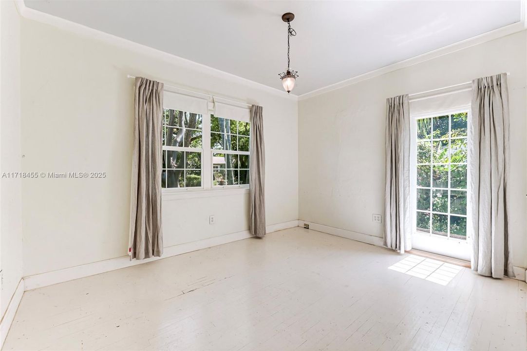 Recently Sold: $891,500 (2 beds, 1 baths, 1197 Square Feet)