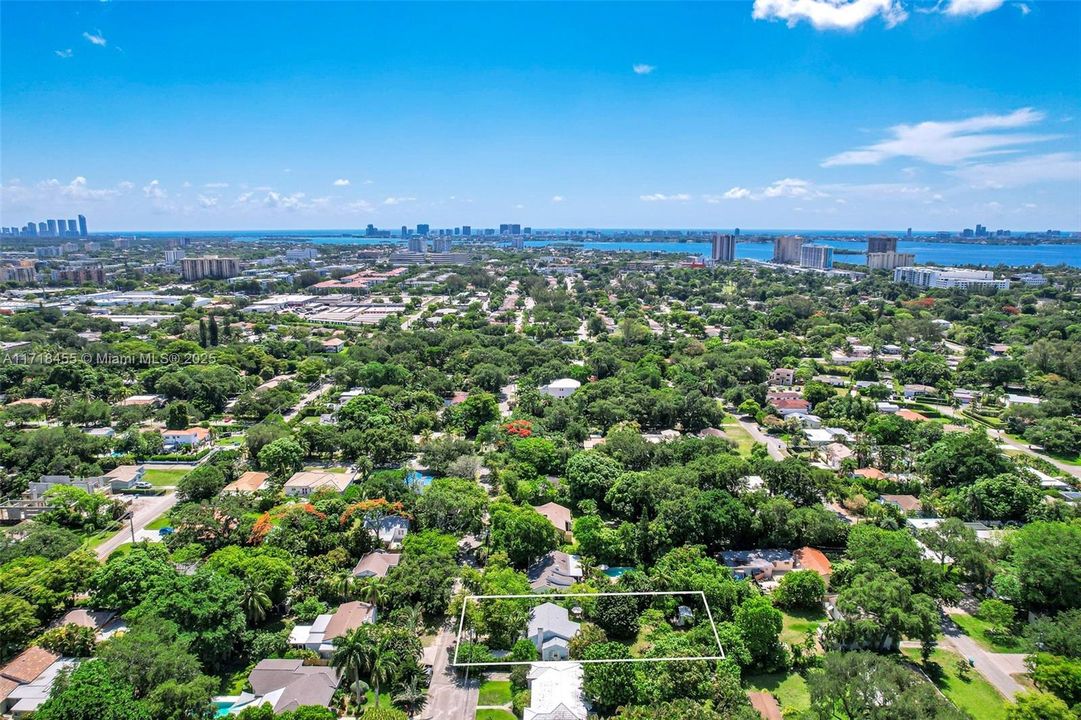 Recently Sold: $891,500 (2 beds, 1 baths, 1197 Square Feet)