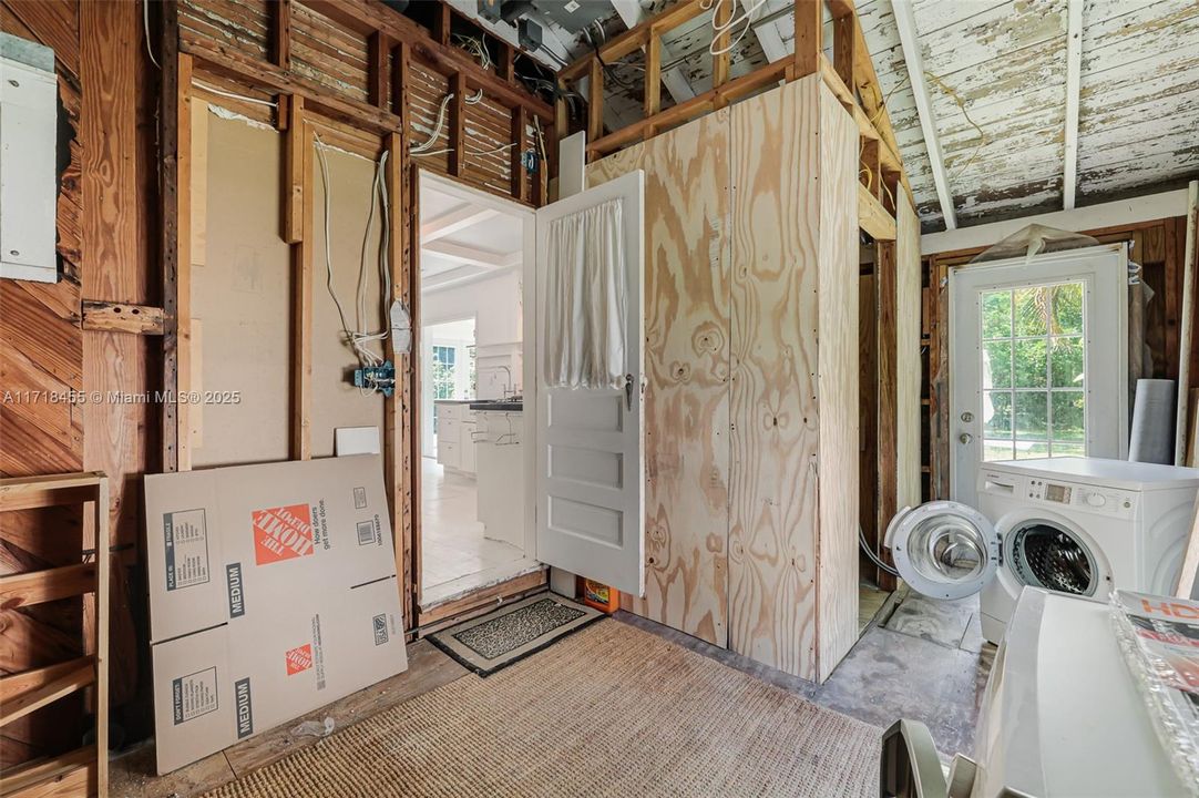 Recently Sold: $891,500 (2 beds, 1 baths, 1197 Square Feet)