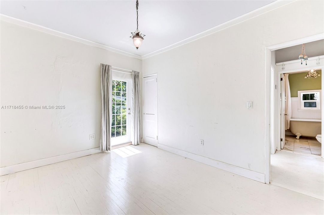 Recently Sold: $891,500 (2 beds, 1 baths, 1197 Square Feet)