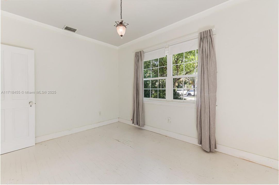 Recently Sold: $891,500 (2 beds, 1 baths, 1197 Square Feet)