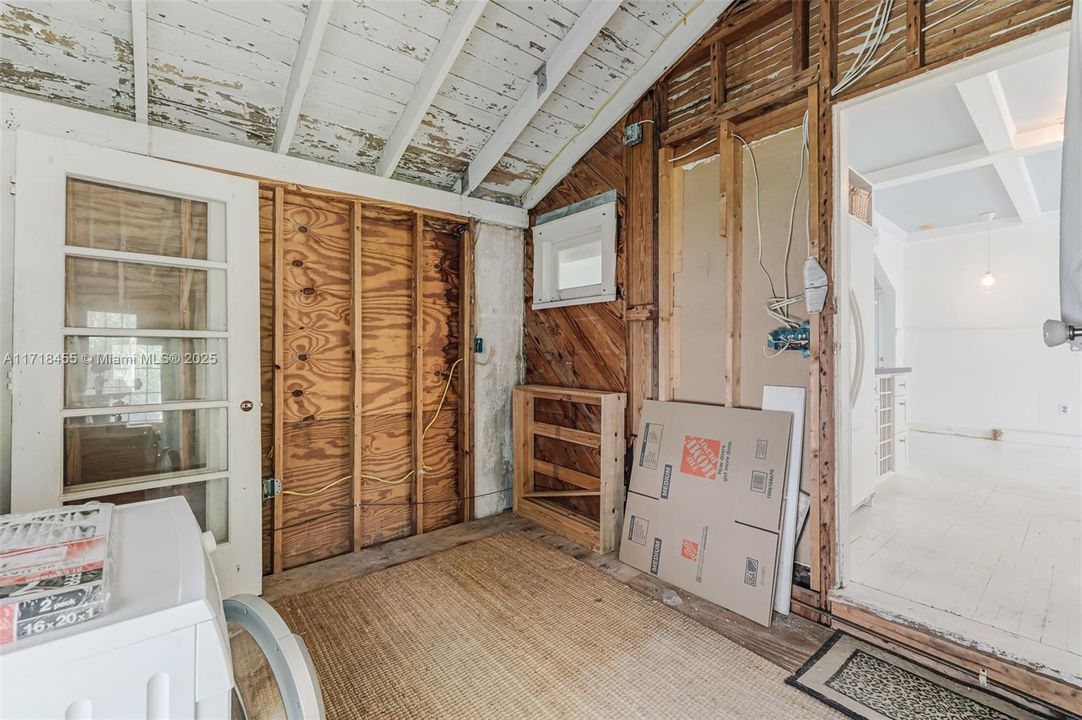 Recently Sold: $891,500 (2 beds, 1 baths, 1197 Square Feet)