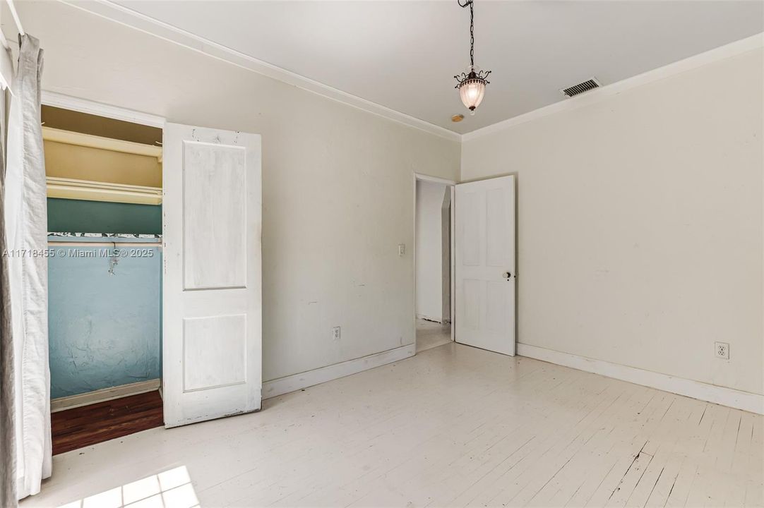 Recently Sold: $891,500 (2 beds, 1 baths, 1197 Square Feet)