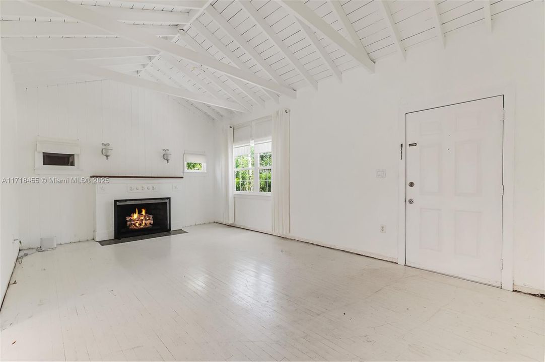 Recently Sold: $891,500 (2 beds, 1 baths, 1197 Square Feet)