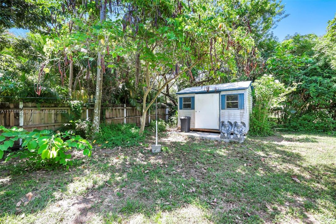 Recently Sold: $891,500 (2 beds, 1 baths, 1197 Square Feet)