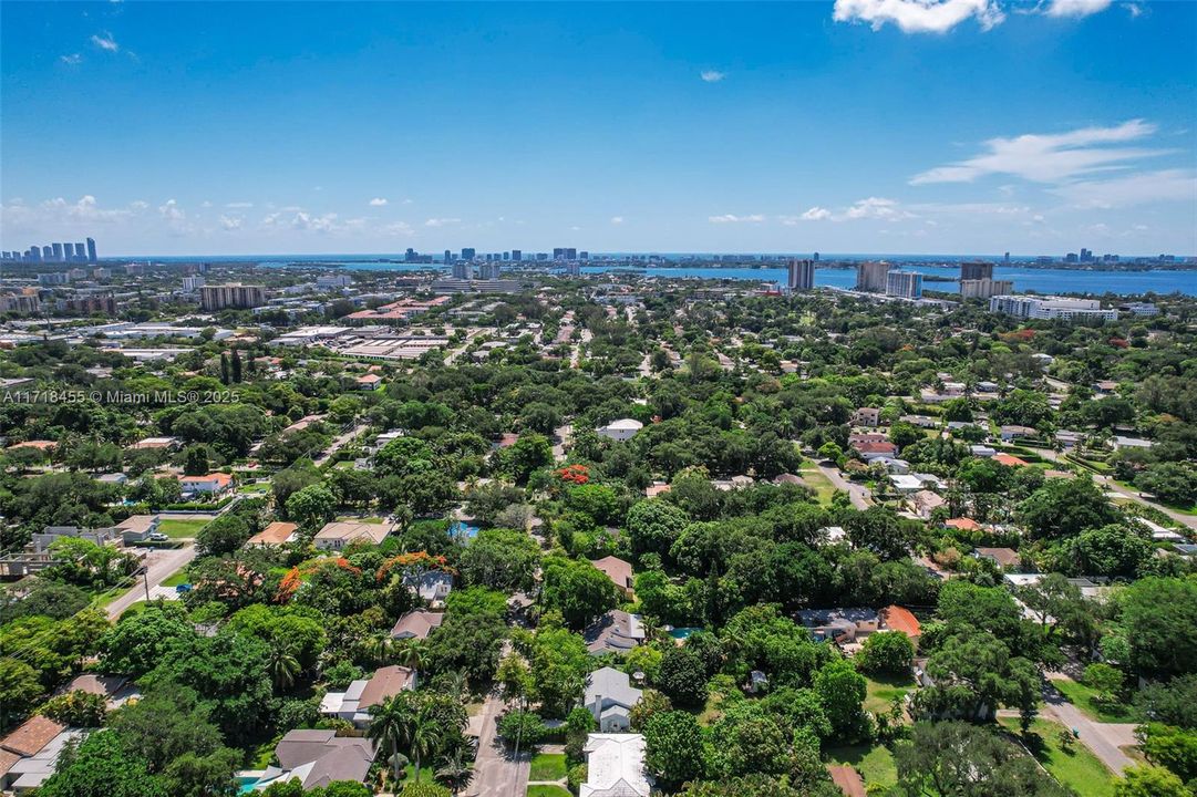 Recently Sold: $891,500 (2 beds, 1 baths, 1197 Square Feet)