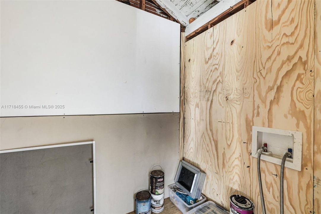 Recently Sold: $891,500 (2 beds, 1 baths, 1197 Square Feet)