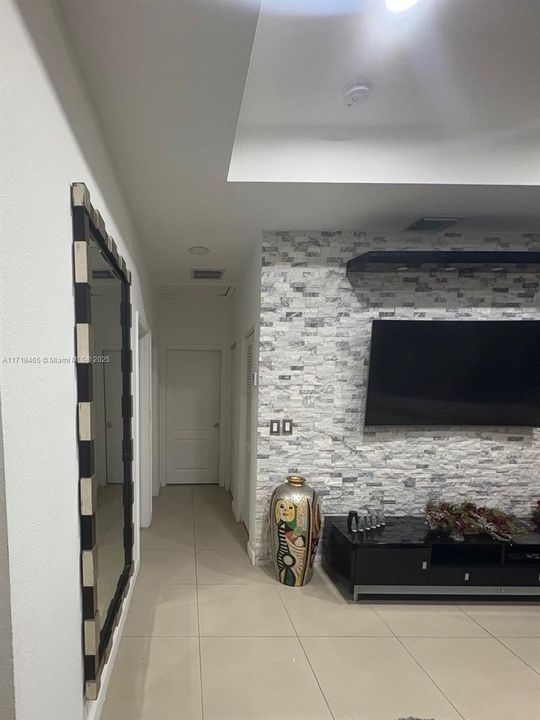 En Venta: $596,000 (4 camas, 3 baños, 1442 Pies cuadrados)