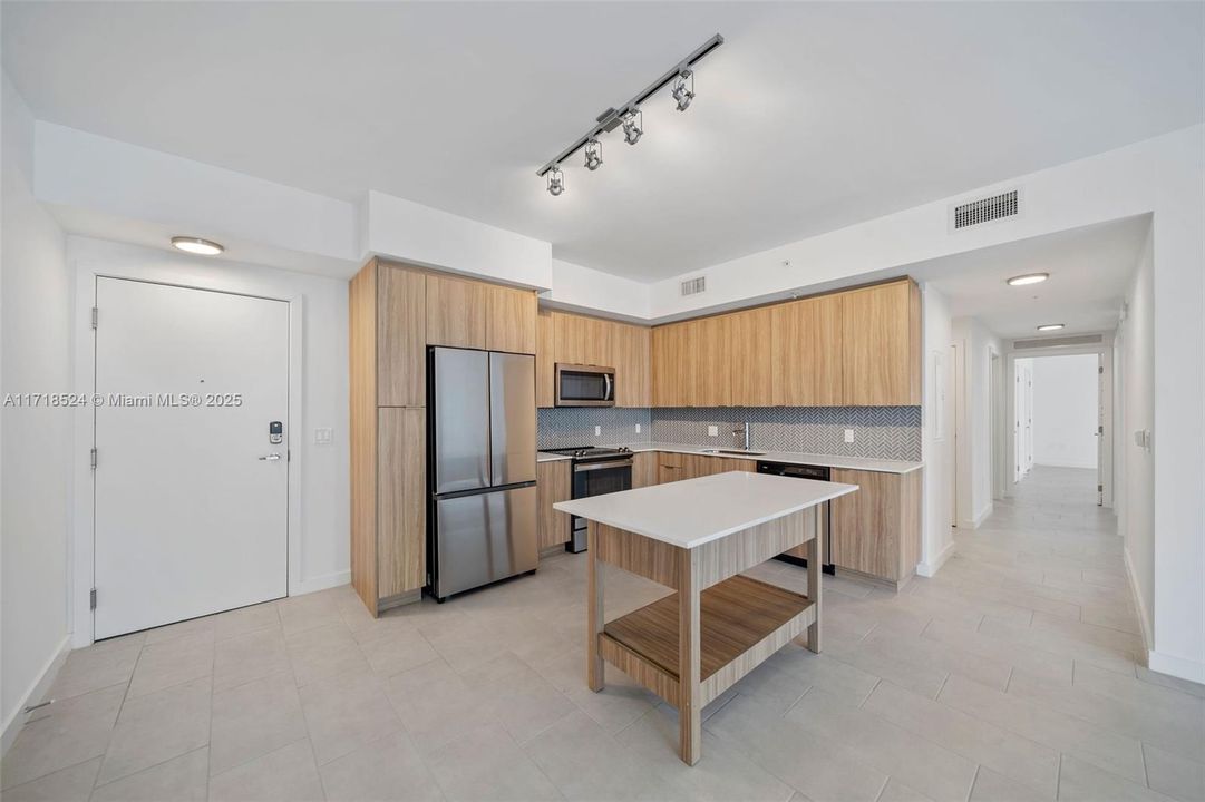 For Rent: $5,455 (3 beds, 2 baths, 1447 Square Feet)