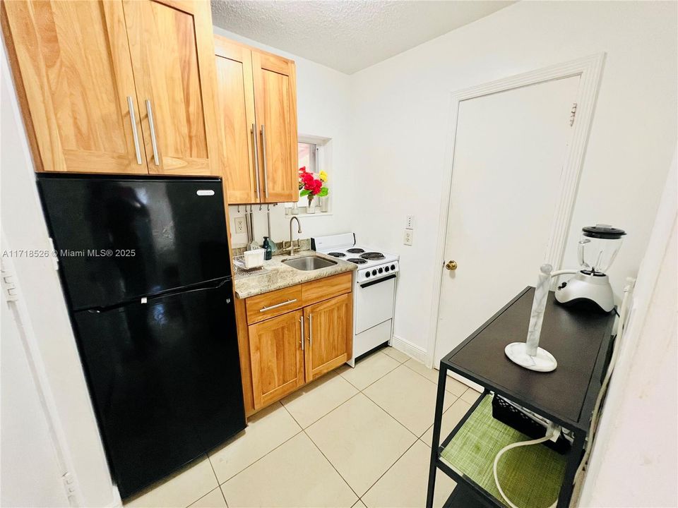 For Rent: $1,500 (1 beds, 1 baths, 1855 Square Feet)