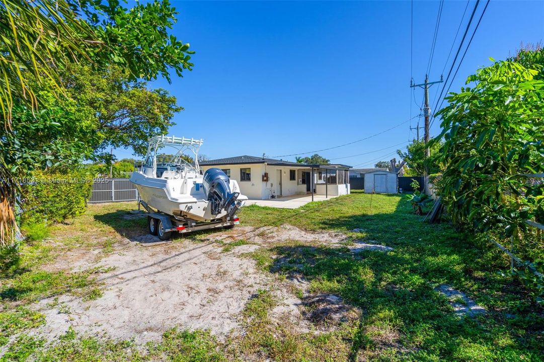 For Sale: $599,000 (3 beds, 2 baths, 1377 Square Feet)