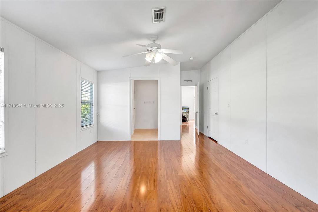 For Sale: $125,000 (2 beds, 2 baths, 1263 Square Feet)