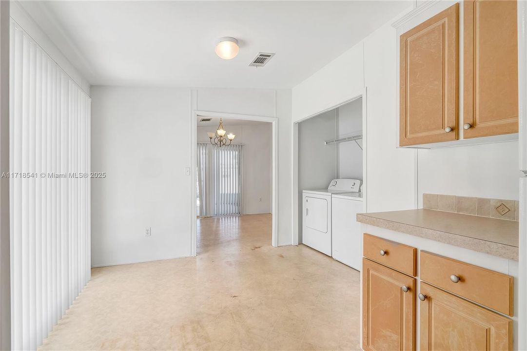 For Sale: $125,000 (2 beds, 2 baths, 1263 Square Feet)