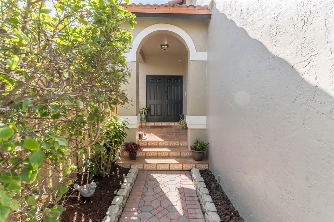 For Sale: $695,000 (3 beds, 2 baths, 1791 Square Feet)