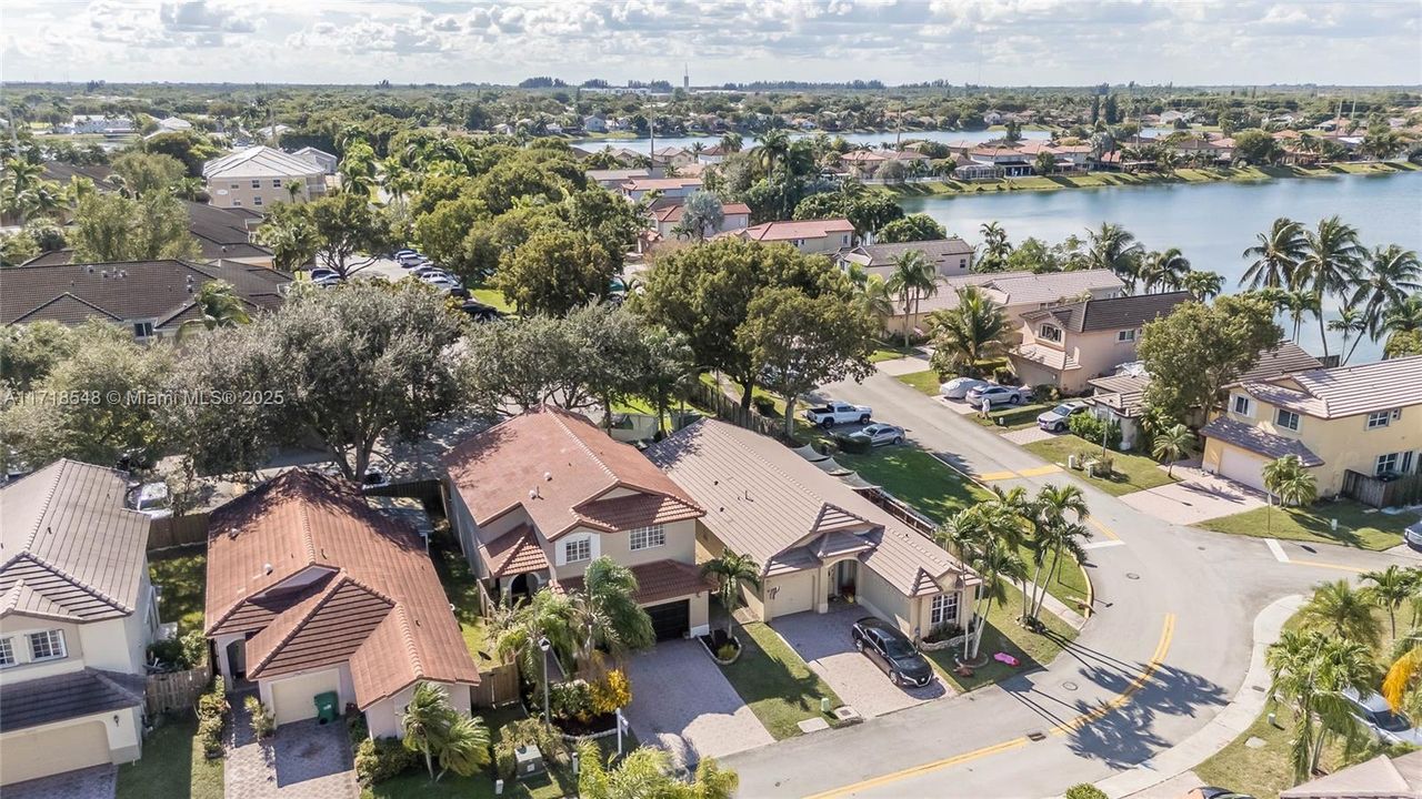 For Sale: $695,000 (3 beds, 2 baths, 1791 Square Feet)