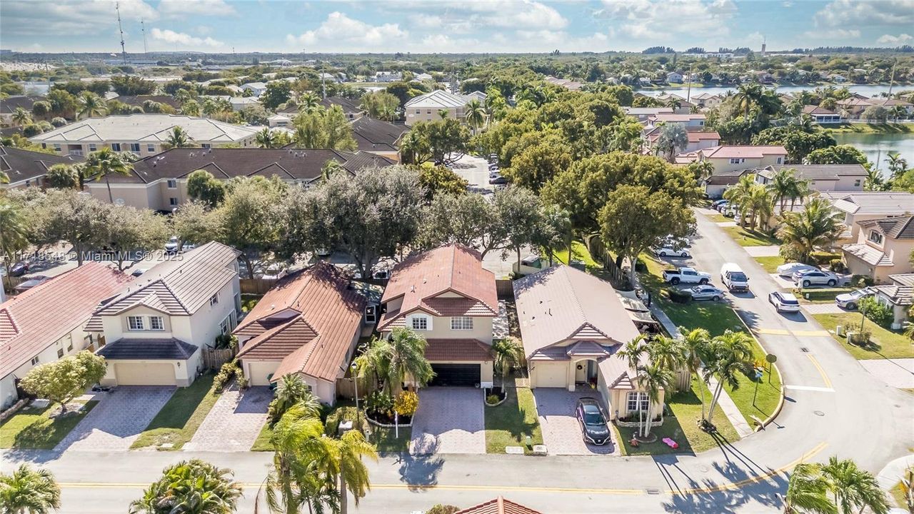 For Sale: $695,000 (3 beds, 2 baths, 1791 Square Feet)