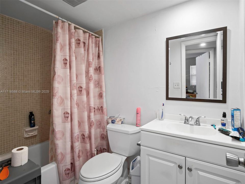 For Sale: $149,000 (2 beds, 2 baths, 850 Square Feet)