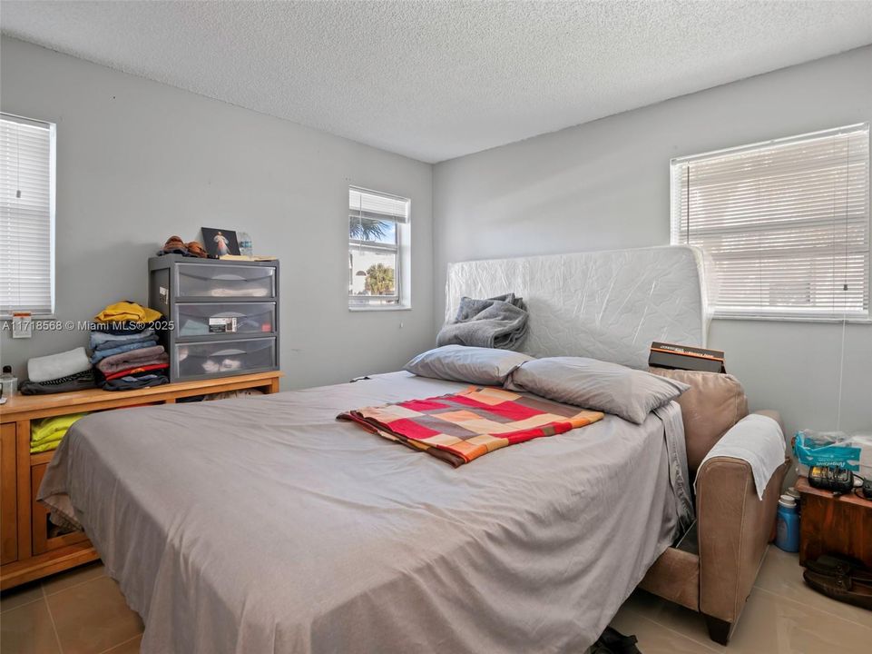 For Sale: $149,000 (2 beds, 2 baths, 850 Square Feet)