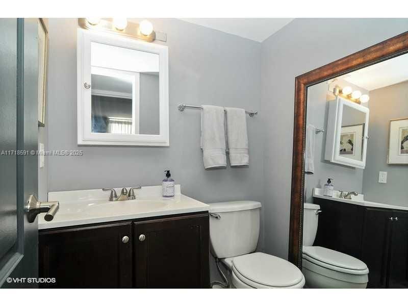 For Rent: $1,800 (1 beds, 1 baths, 714 Square Feet)