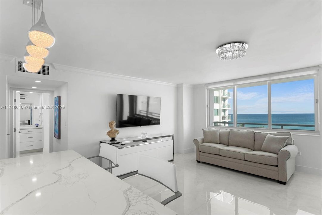 Recently Sold: $494,000 (1 beds, 2 baths, 912 Square Feet)