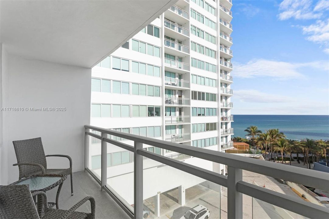 Recently Sold: $494,000 (1 beds, 2 baths, 912 Square Feet)
