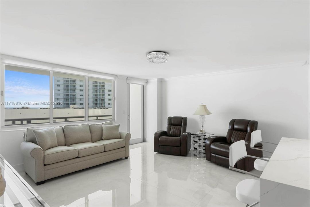 Recently Sold: $494,000 (1 beds, 2 baths, 912 Square Feet)