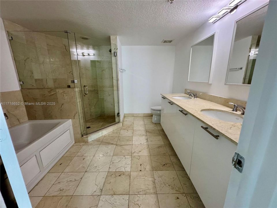 For Rent: $9,500 (3 beds, 3 baths, 2189 Square Feet)