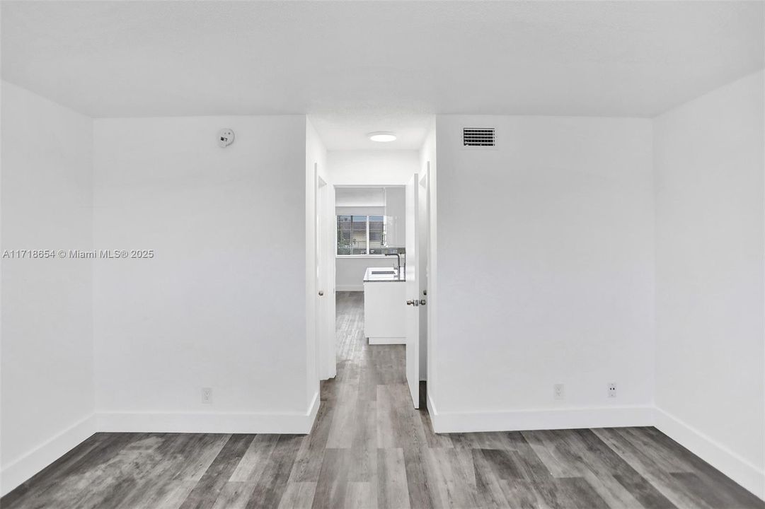 For Rent: $1,800 (1 beds, 1 baths, 12903 Square Feet)