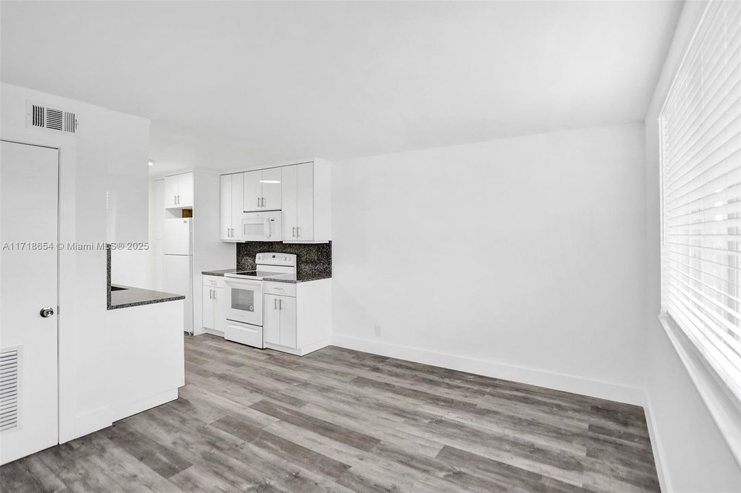 For Rent: $1,800 (1 beds, 1 baths, 12903 Square Feet)