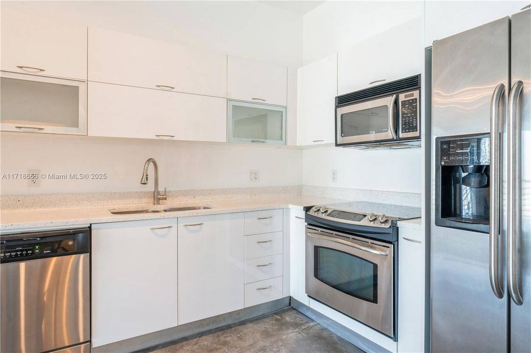 For Rent: $2,900 (1 beds, 1 baths, 662 Square Feet)