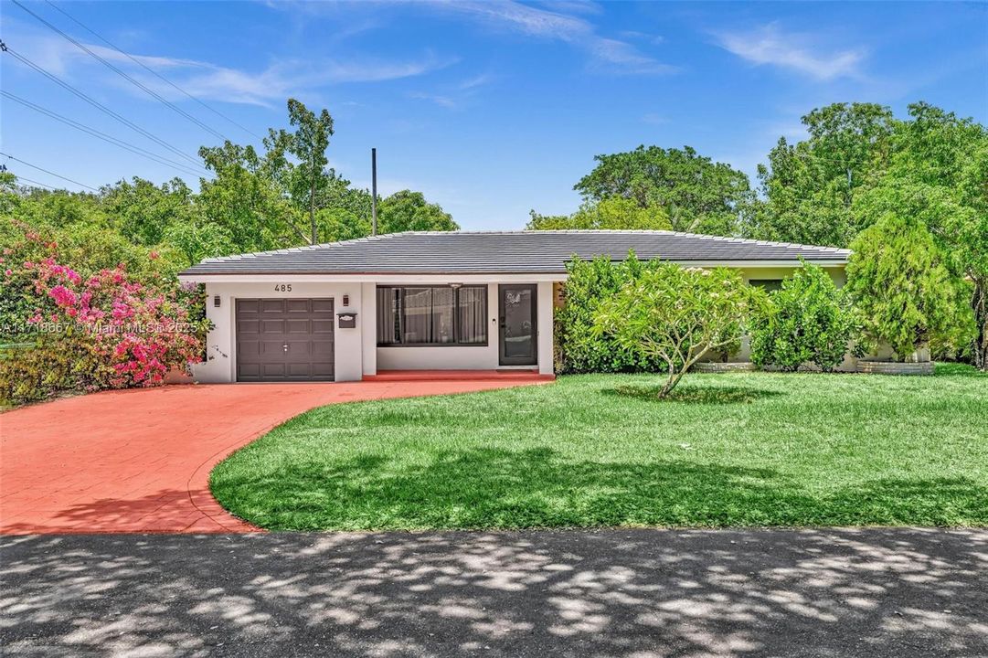 For Sale: $995,000 (3 beds, 2 baths, 1268 Square Feet)