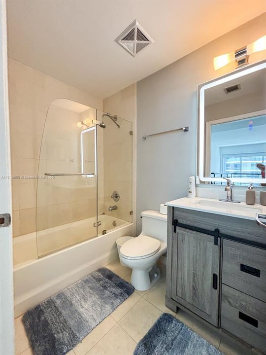 For Sale: $465,000 (1 beds, 1 baths, 780 Square Feet)