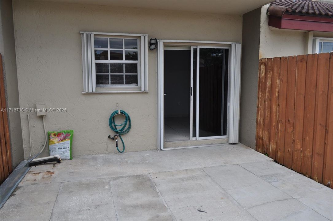 For Rent: $2,500 (2 beds, 2 baths, 1100 Square Feet)