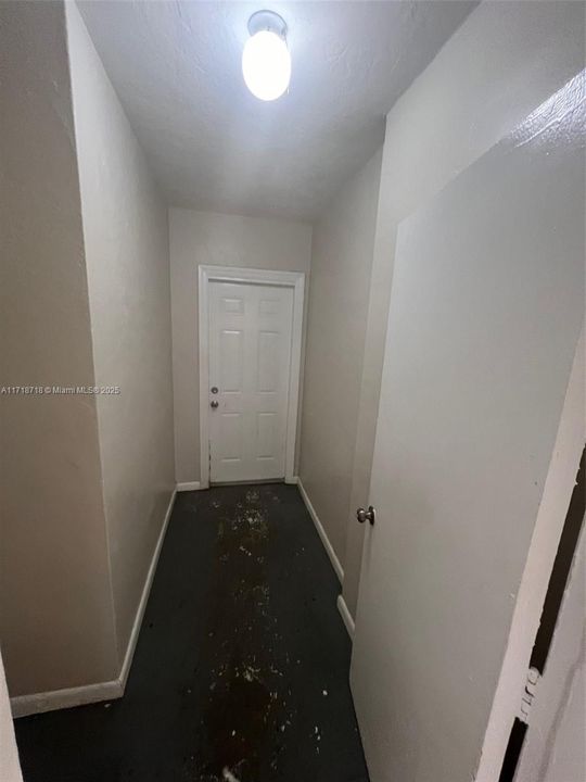 For Rent: $1,950 (2 beds, 1 baths, 1088 Square Feet)